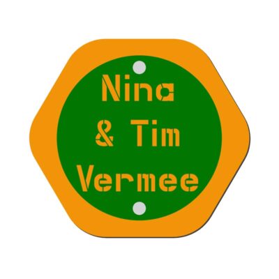 Sjabloonontwerp bord 20x18 cm met uitgesneden letters en contrasterende kleuren