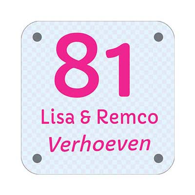 Glaslook naambord 20x20cm bestellen? Modern, duurzaam en inclusief RVS-look afstandhouders. Personaliseer eenvoudig je huisnummer of naam bij 3DNaambord