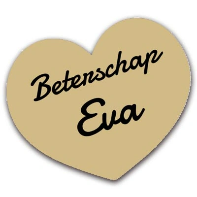 Hartvormig houten bordje met gelaserde gravure en verhoogde 3D-letters.
