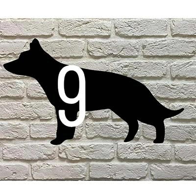 Duitse Herder silhouet huisnummerbord met max 3 cijfers - zwart acrylaat met witte/groene cijfers